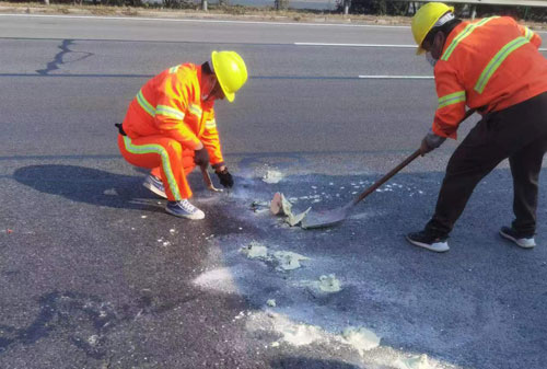 班玛公路下沉注浆加固